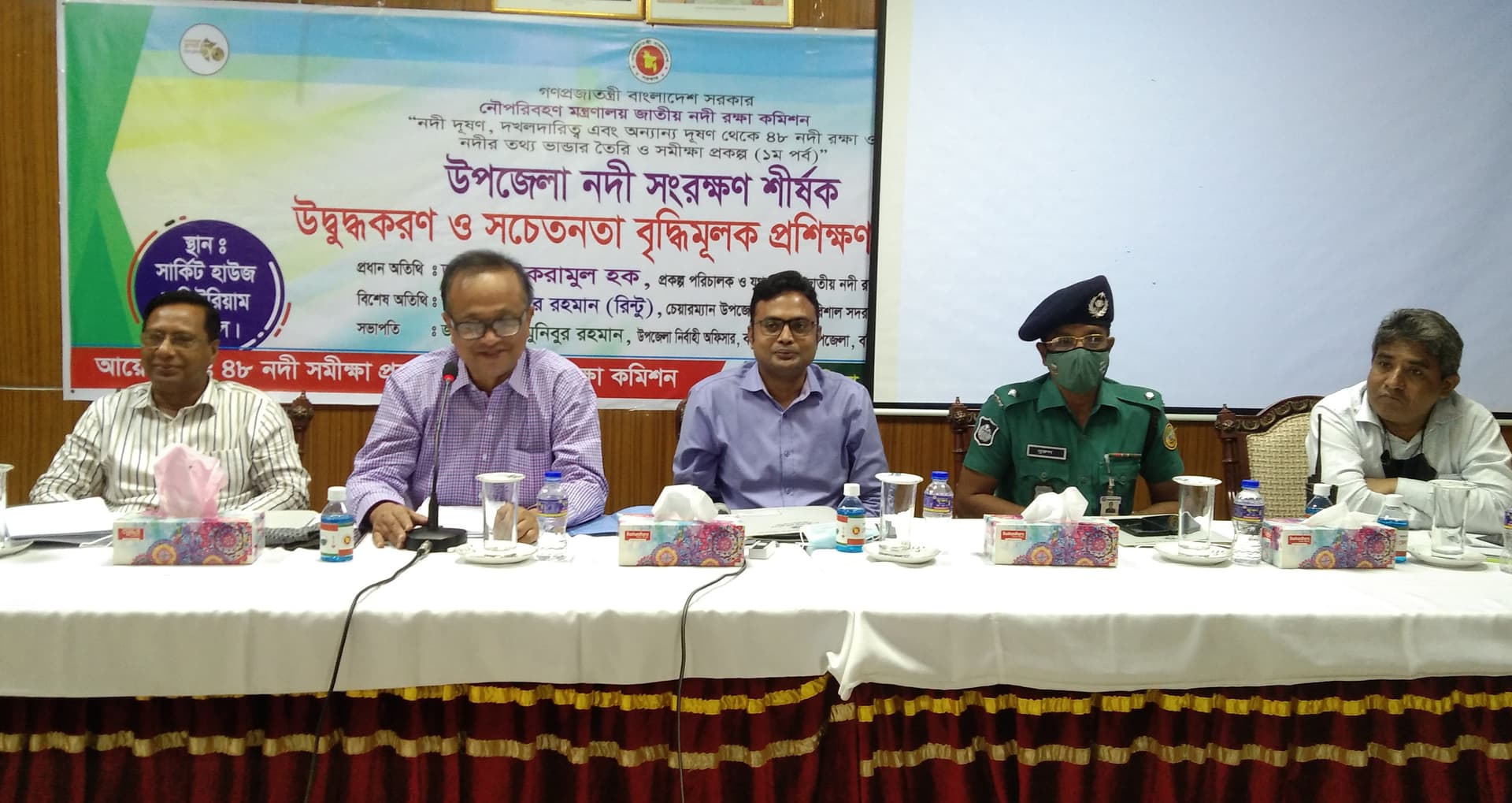 বরিশালে মুখ থুবরে পড়েছে পরিবেশ ব্যবস্থা
