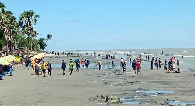 কুয়াকাটা সৈকতে বেড়েছে ভাসমান পতিতা, বিড়ম্বনায় পর্যটকরা