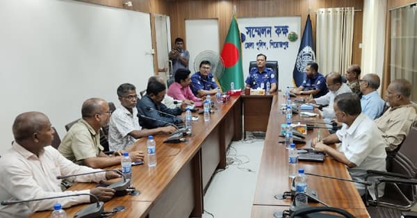 নবাগত পুলিশ সুপার পিরোজপুর প্রেসক্লাবে: সেবা মূলক পুলিশিংয়ের প্রতিশ্রুতি