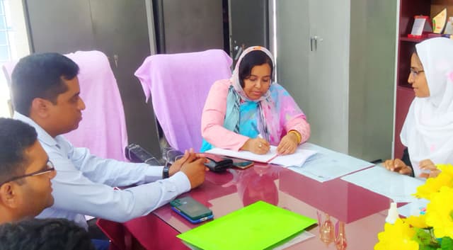 ধামইরহাটে বিভিন্ন শিক্ষা প্রতিষ্ঠান পরিদর্শনে উপসচিব