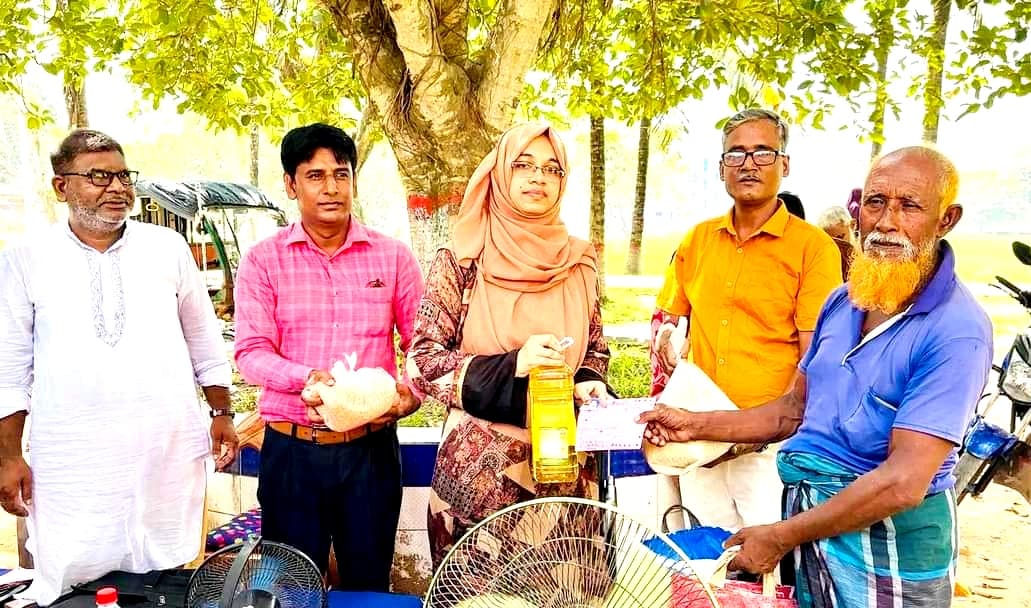 স্বল্প মূল্যে টিসিবি পণ্য বিক্রি শুরু হিলিতে