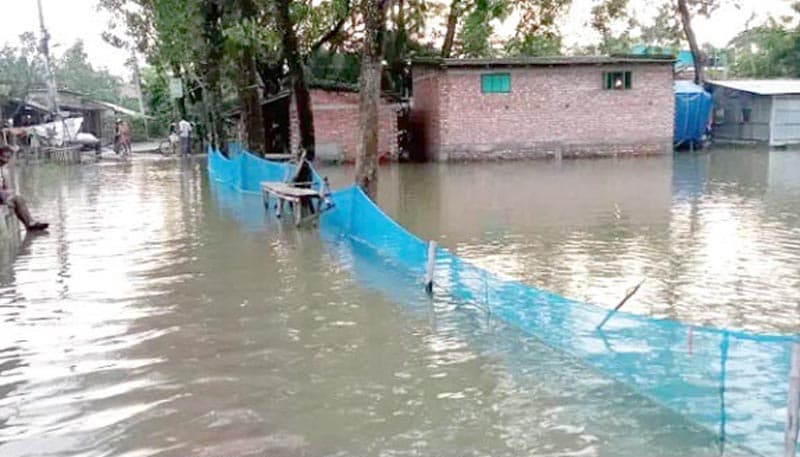 হাড়ীভাঙ্গা গ্রামে জলাবদ্ধতায় বিপর্যস্ত অর্ধশত পরিবার
