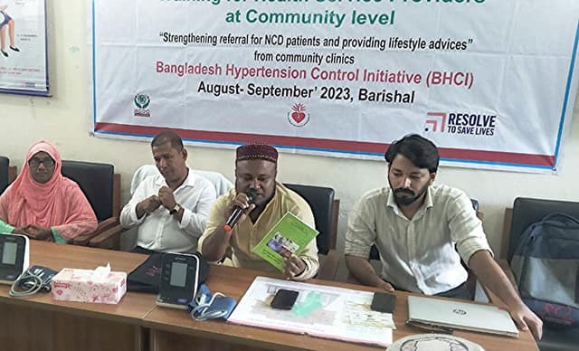 হিজলায় বাংলাদেশ উচ্চ রক্তচাপ নিয়ন্ত্রণ বিষয়ক কর্মশালা
