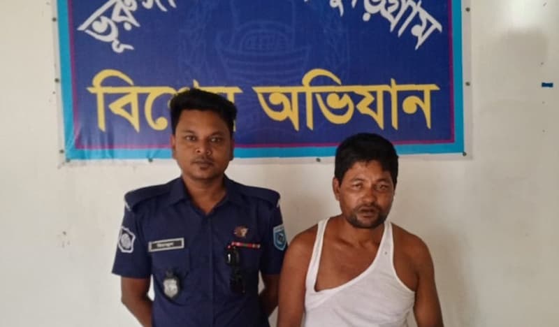 ভূরুঙ্গামারীতে হেরোইন বিক্রেতা গ্রেপ্তার