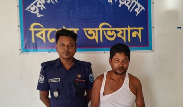 ভূরুঙ্গামারীতে হেরোইন বিক্রেতা গ্রেপ্তার