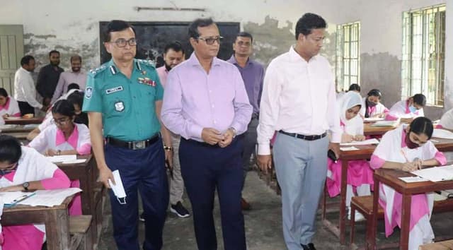 বরিশালে এসএসসি পরীক্ষার প্রথম দিন অনুপস্থিত ৯৯২ পরীক্ষার্থী