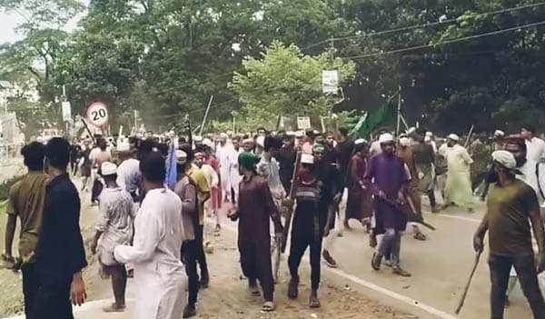 ব্রাহ্মণবাড়িয়ায় সংঘর্ষে আহত ২০, নিয়ন্ত্রণে পুলিশ সেনাবাহিনী