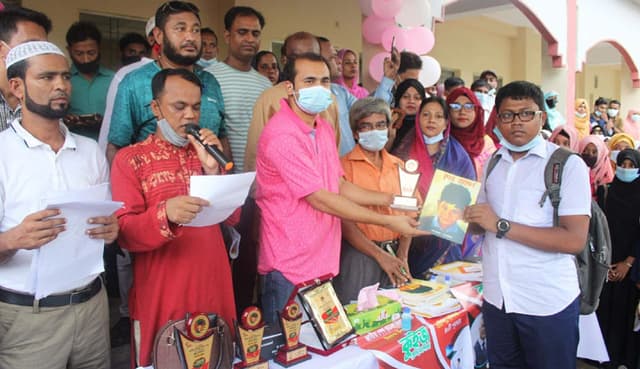 দেবীদ্বারে স্কুল পর্যায়ে কুইজ প্রতিযোগীতা