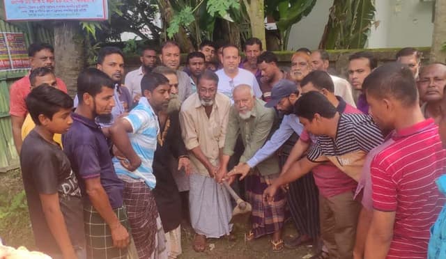 আশাশুনিতে শহীদ ভাষা সৈনিক আনোয়ার হোসেনের স্মৃতিস্তম্ভের ভিত্তি প্রস্তর উদ্বোধন