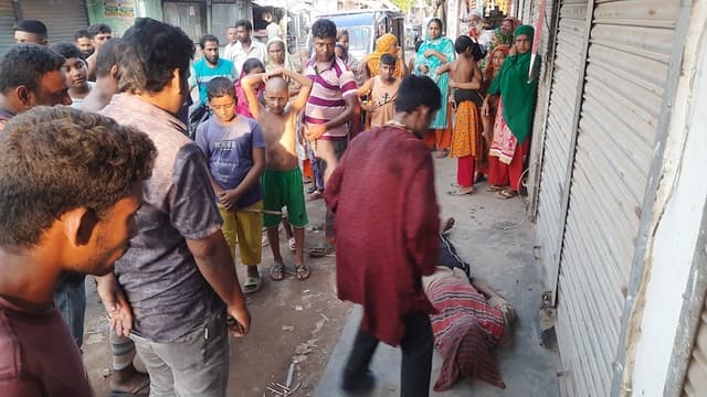 হিলির চুড়িপট্টি এলাকা থেকে যুবকের লাশ উদ্ধার