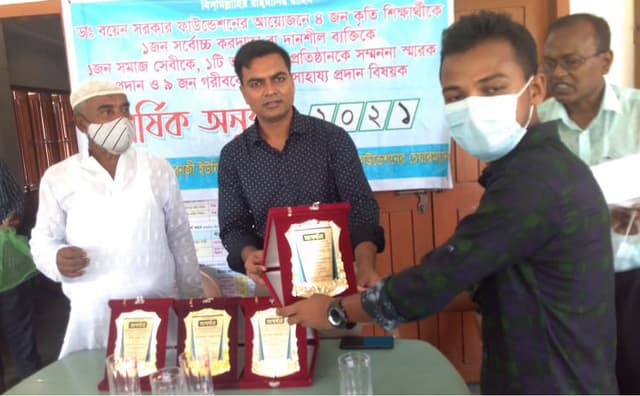পাঁচবিবিতে বয়েন উদ্দিন স্মৃতি পুরুস্কার বিতরণ