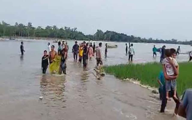 মন্দিরে যাওয়ার পথে নৌকাডুবি, শিশুসহ নিহত ২৪