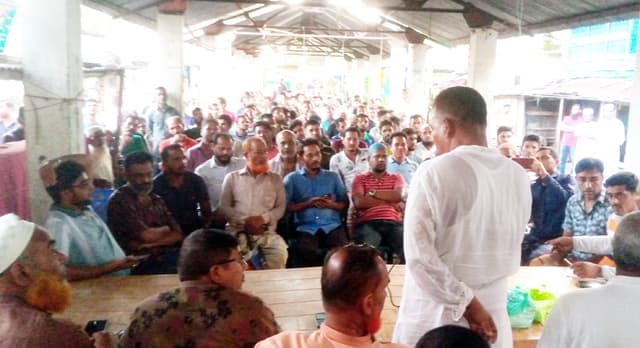 কলাপাড়ায় চুরি ঠেকাতে গ্রামবাসীদের সমাবেশ