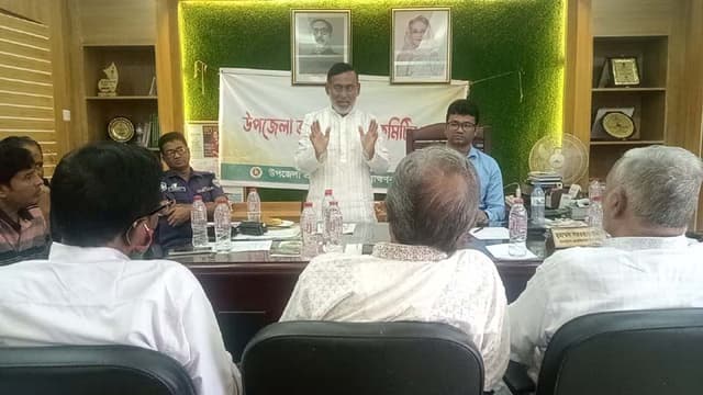 ড্রেজার দিয়ে মাটি কাটার ব্যবসা করতে দেওয়া যাবে না: চেয়ারম্যান রফিক উদ্দিন