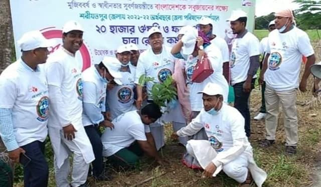 শেখ হাসিনার জন্মদিন উপলক্ষে শরীয়তপুরে ২০ হাজার বৃক্ষরোপণ