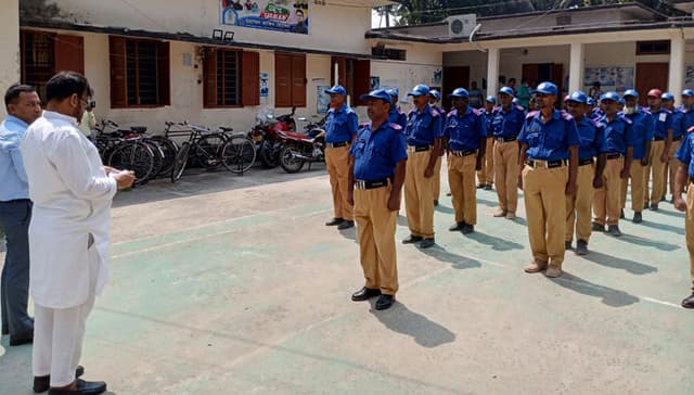 গোয়ালন্দে গ্রাম পুলিশের সাপ্তাহিক প্যারেড প্রশিক্ষণ