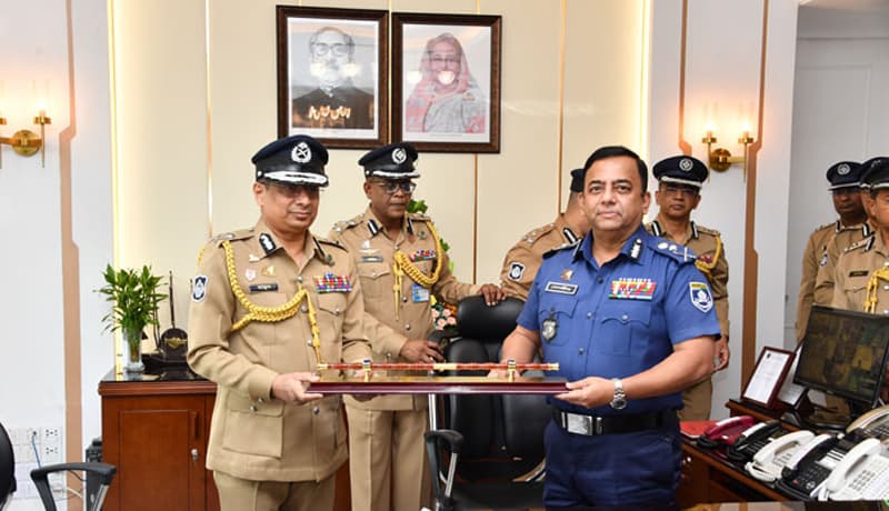 আইজিপির দায়িত্ব গ্রহণ করলেন চৌধুরী আবদুল্লাহ আল-মামুন