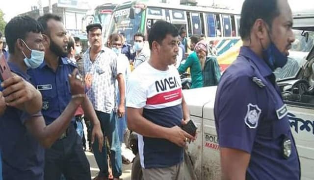 সাভারে আ.লীগ নেতাকে গণপিটুনি