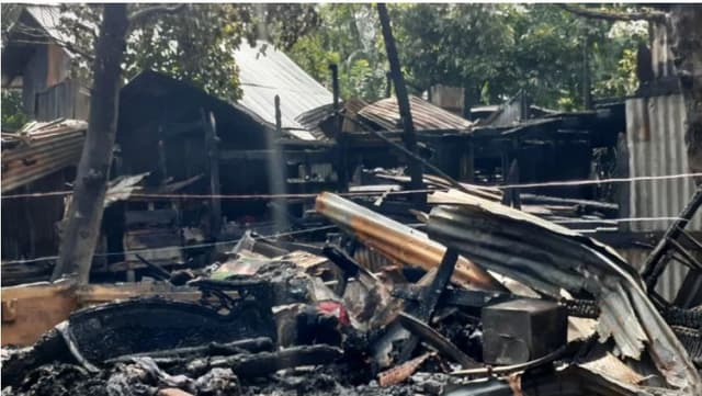 নেছারাবাদে ভয়াবহ অগ্নিকান্ড, পুড়ল ৯টি বসতঘর