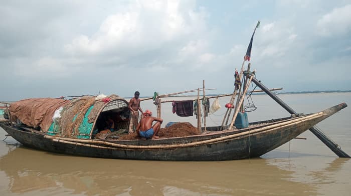 পদ্মায় ইলিশ শিকারে ২২ দিনের নিষেধাজ্ঞা
