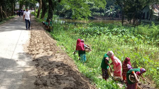 মাদারীপুরে দারিদ্র বিমোচনে কাজ করছে এলজিইডি