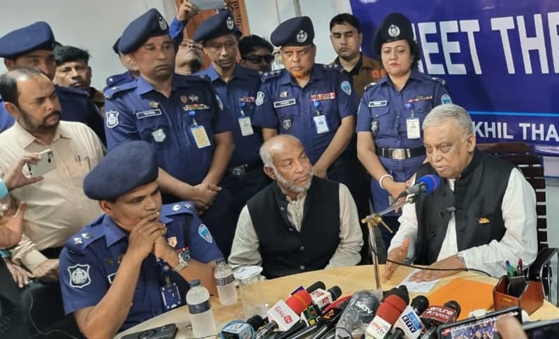 জনগণ আর অন্ধকারে ফিরে যেতে চায়না: নোয়াখালীতে স্বরাষ্ট্রমন্ত্রী
