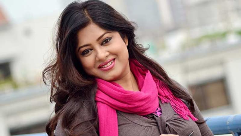 এবার মৌসুমীর ‘দেশান্তর’