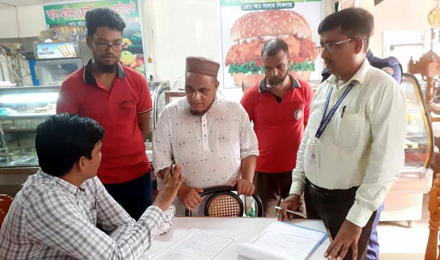 কলাপাড়ায় ভোক্তা অধিকারের অভিযান, সাত ব্যবসায়ীকে জরিমানা