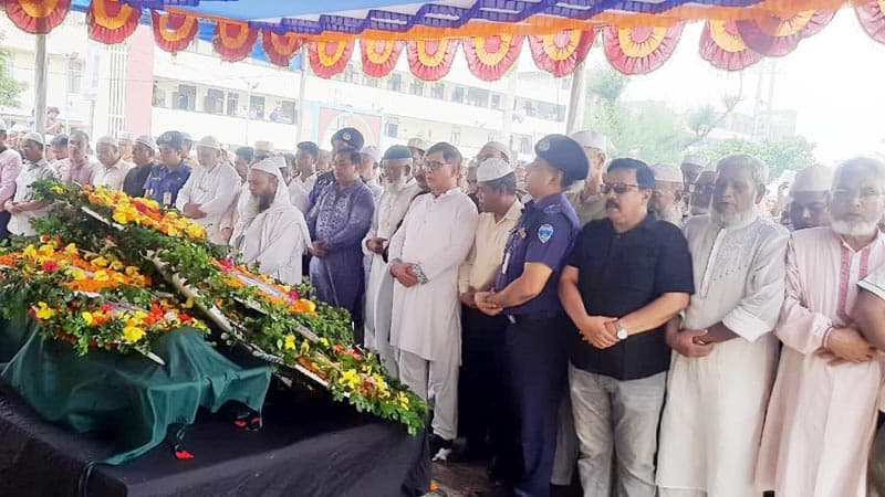 নোয়াখালীতে মুজিব বাহিনী প্রধান মাহমুদুর রহমানের দাফন সম্পন্ন