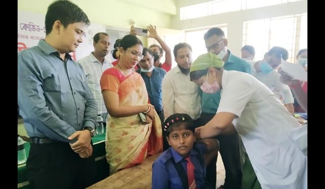 মাটিরাঙ্গাতে ৫-১১ বছরের  শিশুদের টিকাদান কার্যক্রম উদ্বোধন