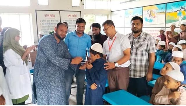 আশাশুনির বিভিন্ন স্কুলে করোনা টিকাদান ক্যাম্পেইন