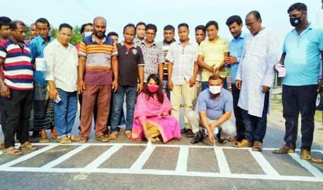 শিবগঞ্জে দুটি শিক্ষা প্রতিষ্ঠানের সামনে জেব্রা ক্রসিং স্থাপন