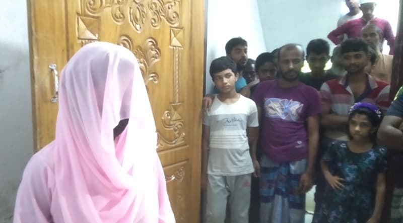 কালকিনিতে বিয়ের দাবিতে প্রেমিকের বাড়িতে অনশন করায় কলেজছাত্রীকে মারধর