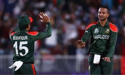 টি-টোয়েন্টির ইতিহাসে সর্বোচ্চ উইকেটশিকারী সাকিব