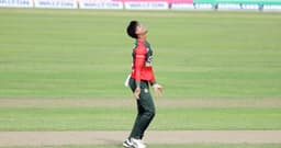 স্কটিশ শিবিরে মেহেদির জোড়া আঘাত