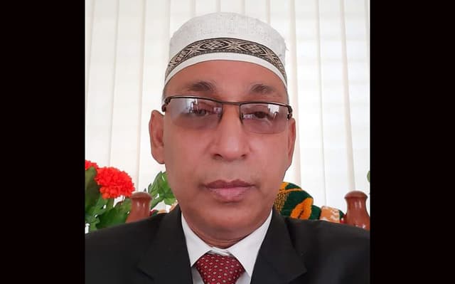 হিজলা থেকে জেলা পরিষদের সদস্য পদে জয়ী পণ্ডিত শাহাবুদ্দিন
