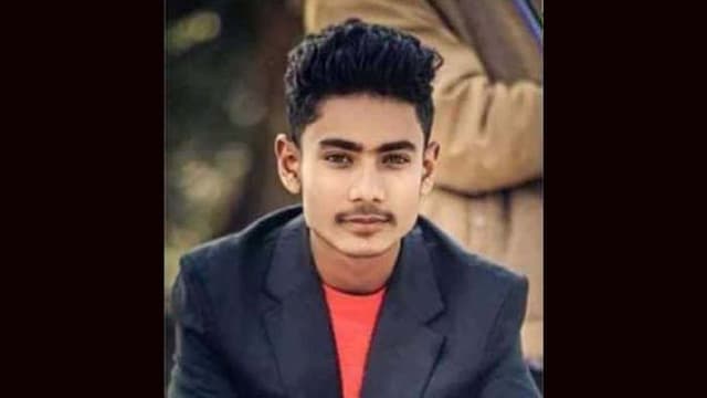 মঠবাড়িয়ায় মোটরসাইকেল ছিটকে গাছের সঙ্গে ধাক্কা, কলেজছাত্র নিহত