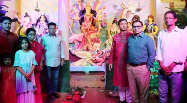 পিরোজপুরে উৎসবমূখর পরিবেশে হচ্ছে দুর্গাপূজা
