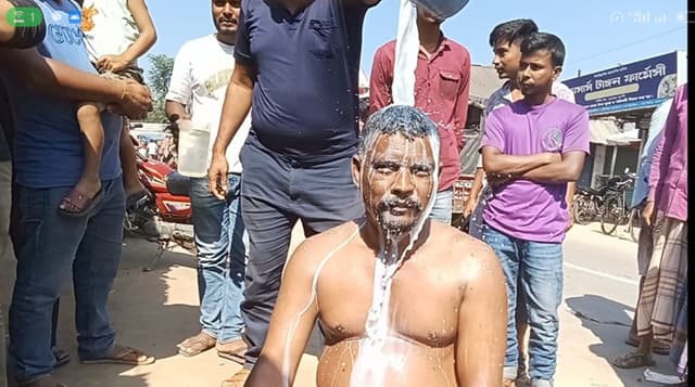 একমন দুধ দিয়ে গোসল করে যুবলীগকে বিদায় !