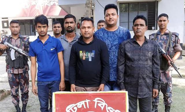 সীমান্তে বিজিবির হাতে ৬ অনুপ্রবেশকারী আটক