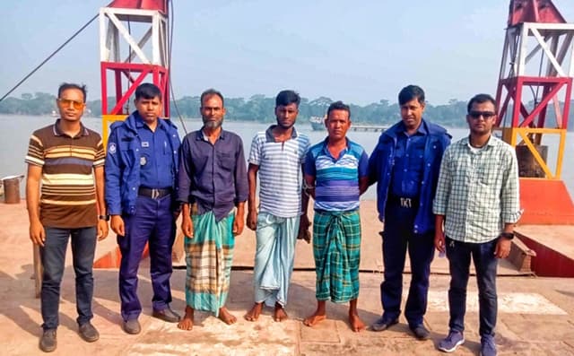 ঝালকাঠিতে ৬ জেলেকে কারাদণ্ড ,২৫ হাজার ৫শ মিটার জাল জব্দ