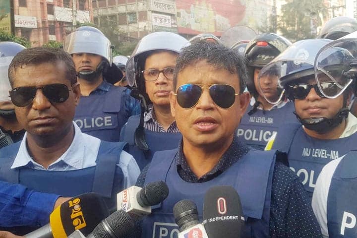 সন্ত্রাসী কায়দায় হামলা চালিয়েছে বিএনপি, পুলিশের ৪১ সদস্য আহত : ডিবি প্রধান