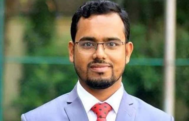 পৌরসভার সিইও’র পরকীয়ার শাস্তি ‘তিরস্কার’!