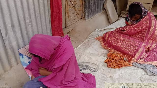 প্রবাসীর স্ত্রীর সঙ্গে আপত্তিকর অবস্থায় আমির, অতঃপর...