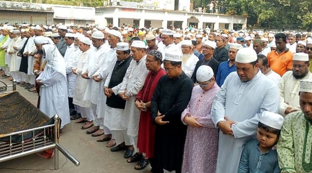 বরিশাল প্রেসক্লাবের সাধারণ সম্পাদক এসএম জাকিরের মায়ের দাফন সম্পন্ন
