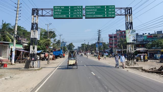 বরিশাল সব পথ বন্ধ, ভোগান্তি ॥ ভ্যান-রিক্সাই ভরসা
