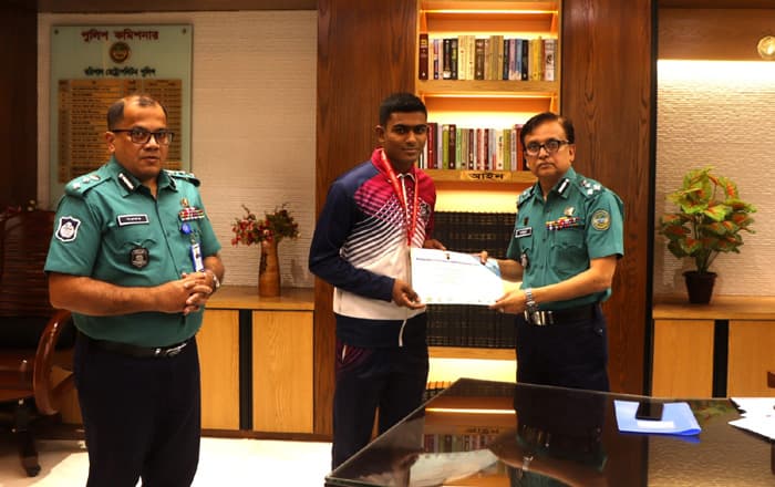 মার্শাল আর্ট প্রতিযোগিতায় স্বর্ণপদক পেলেন বিএমপি'র কনস্টেবল তমাল