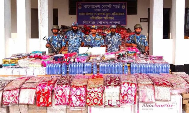 কোস্টগার্ডের অভিযানে ৬ কোটি টাকার ভারতীয় শাড়ি-কসমেটিক্স জব্দ