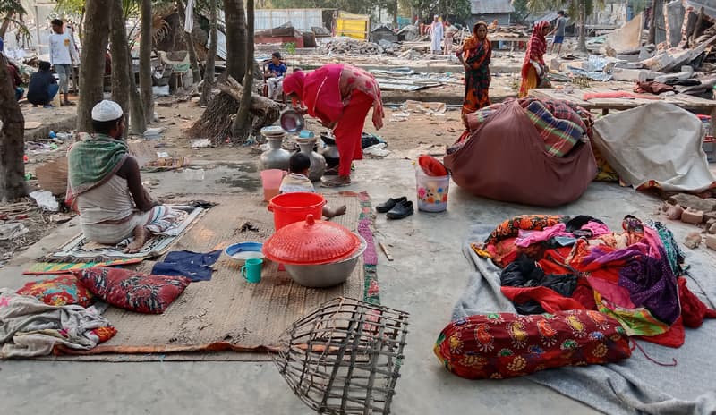 কুয়াকাটায় সরকারী জমি উদ্ধার, ভিটেহারা চার শতাধিক পরিবার