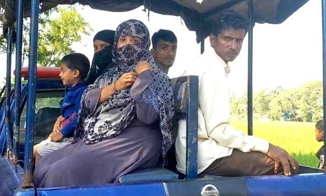 শিক্ষার্থীরা ধানক্ষেত নষ্ট করায় শিক্ষকদের মারধর!